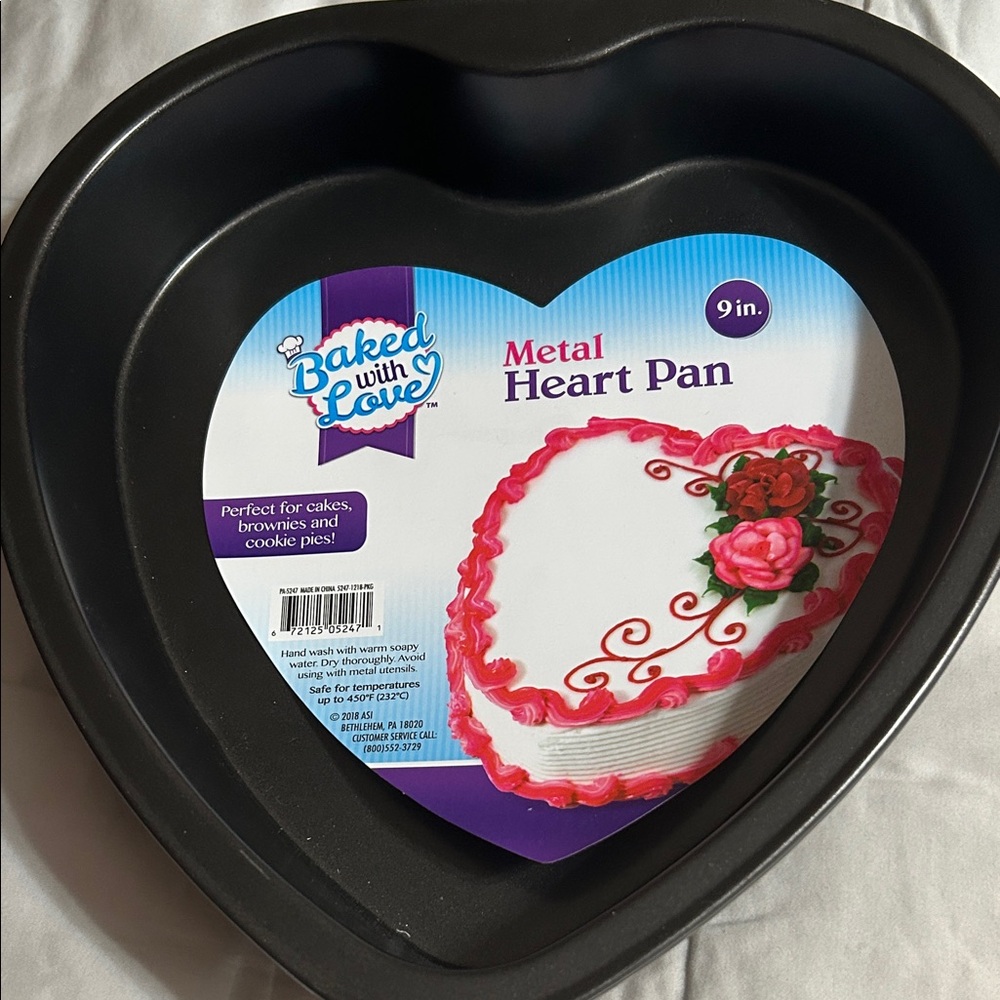 Gray 9” Metal Heart Pan - New